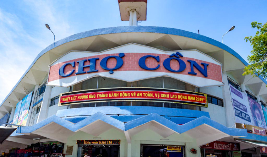 Con Market Shopping In Da Nang