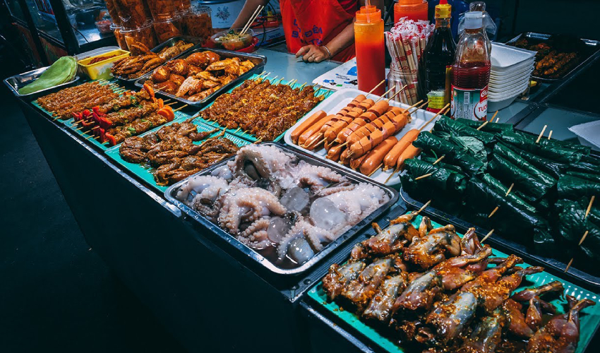 Hoa Khanh Night Market