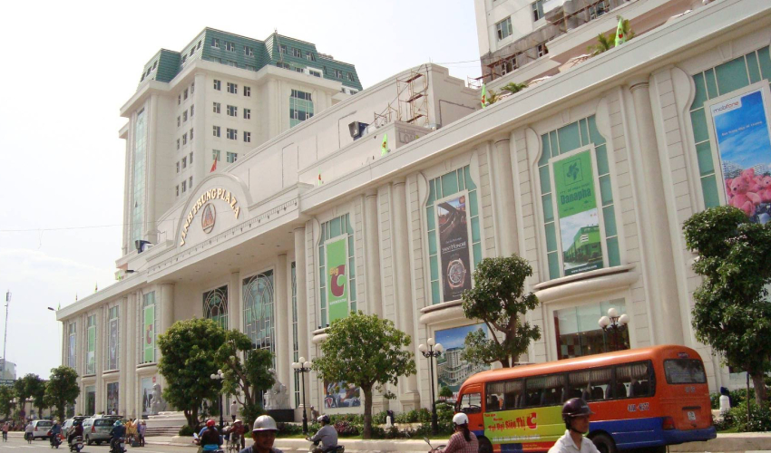 Vinh Trung Plaza Shopping In Da Nang